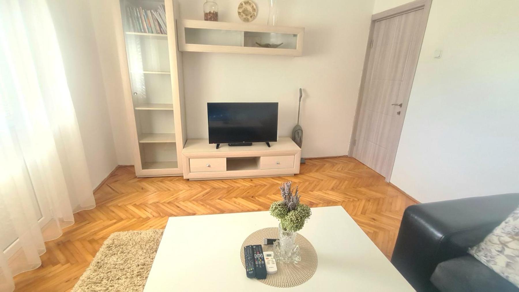Apartman Stefan 티바트 외부 사진